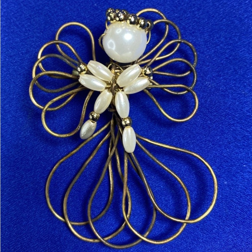 VINTAGE Gold-Tone Wire Wrapped Angel Brooch w/ Faux Pearls – Religious Pin 2”